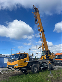 Автокран китайский XCMG 25т вездеход